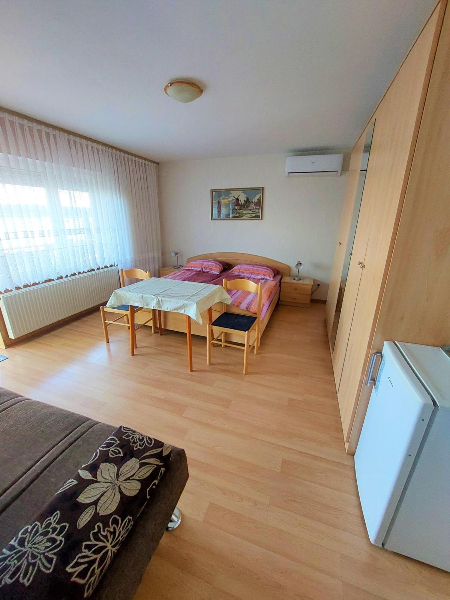 Sobe Crikvenica 29926 - Mileva Hotel Kamer foto
